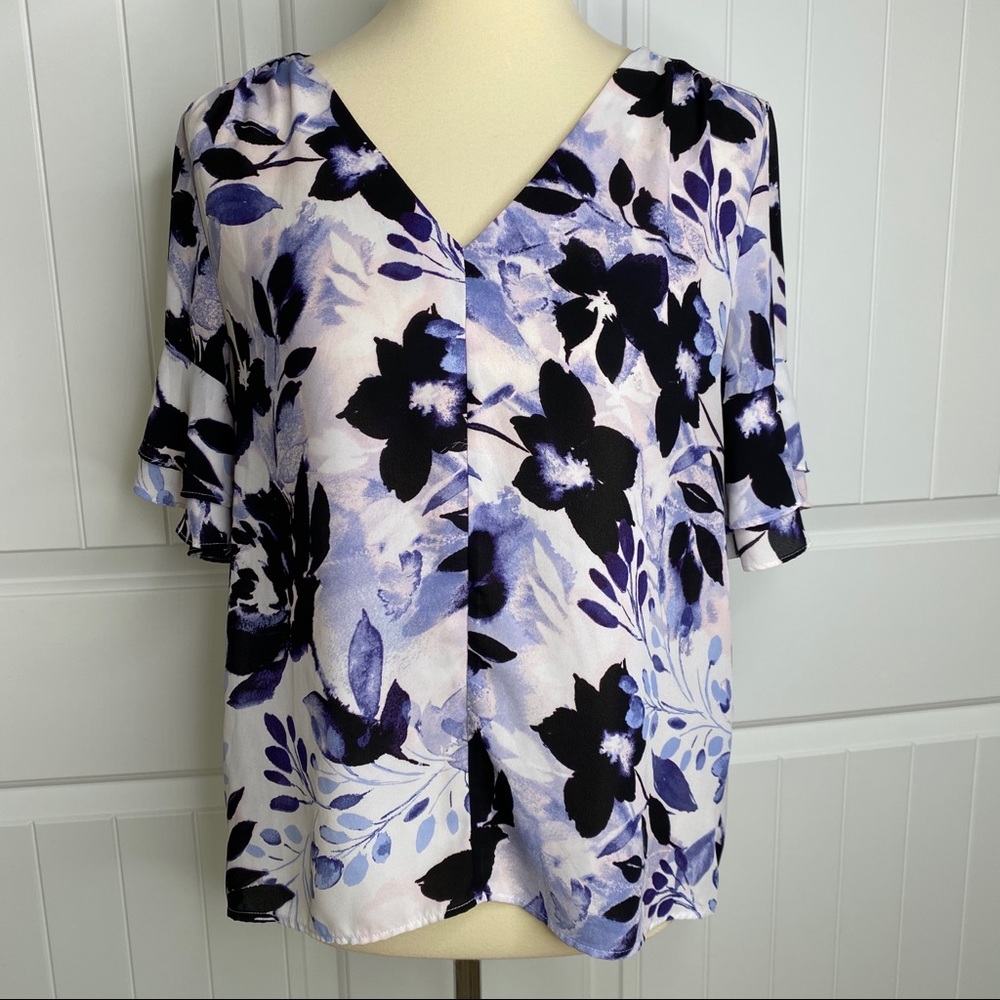 5/$25! Ivanka Trump floral blouse top size medium